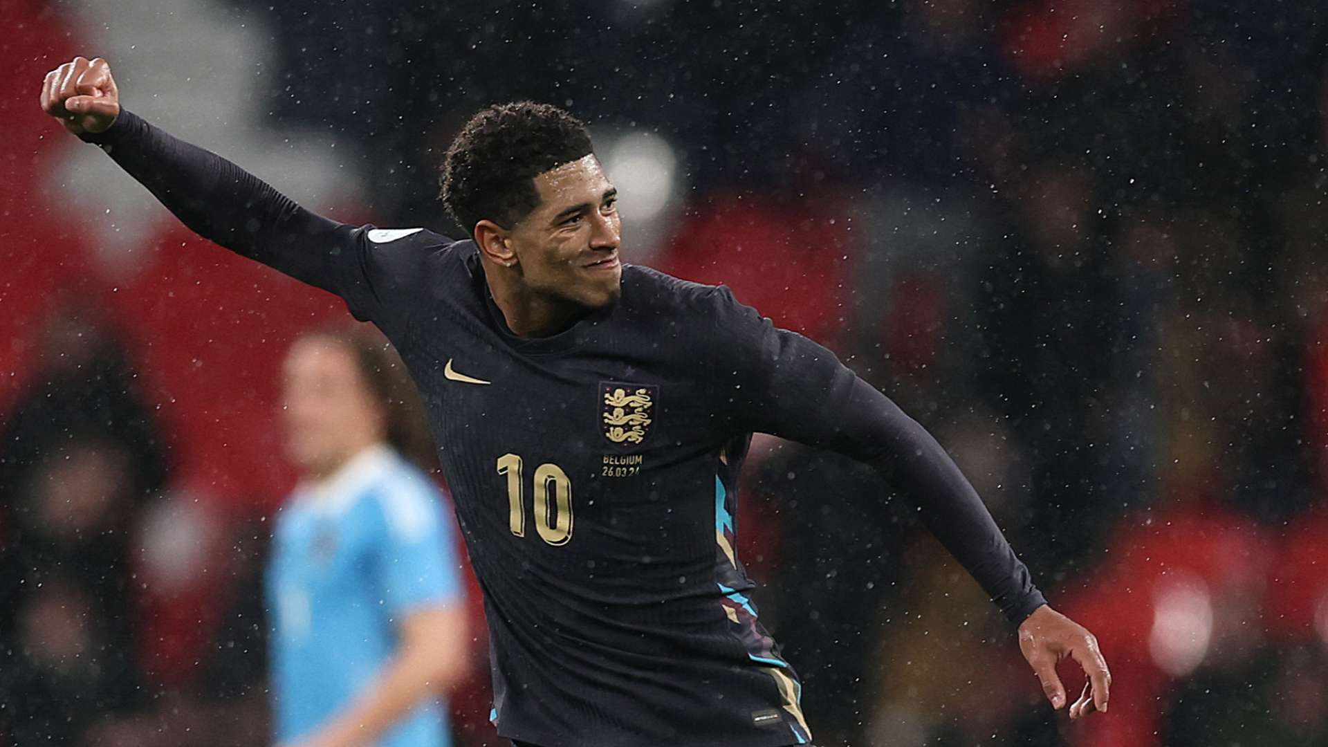 转会市场中 转会市场中